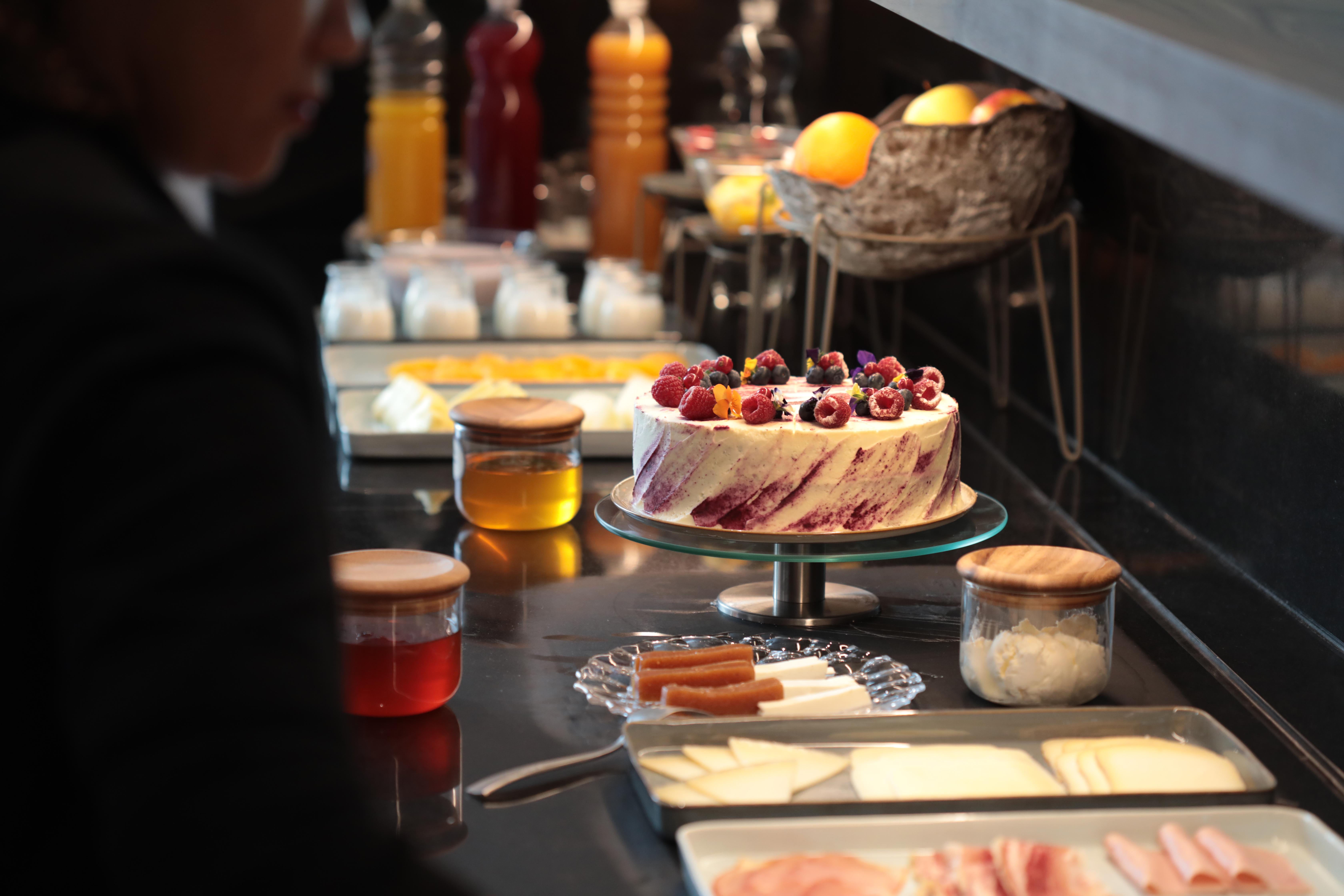 Es Princep - The Leading Hotels Of The World Palma de Mallorca Exterior photo A cake at a buffet