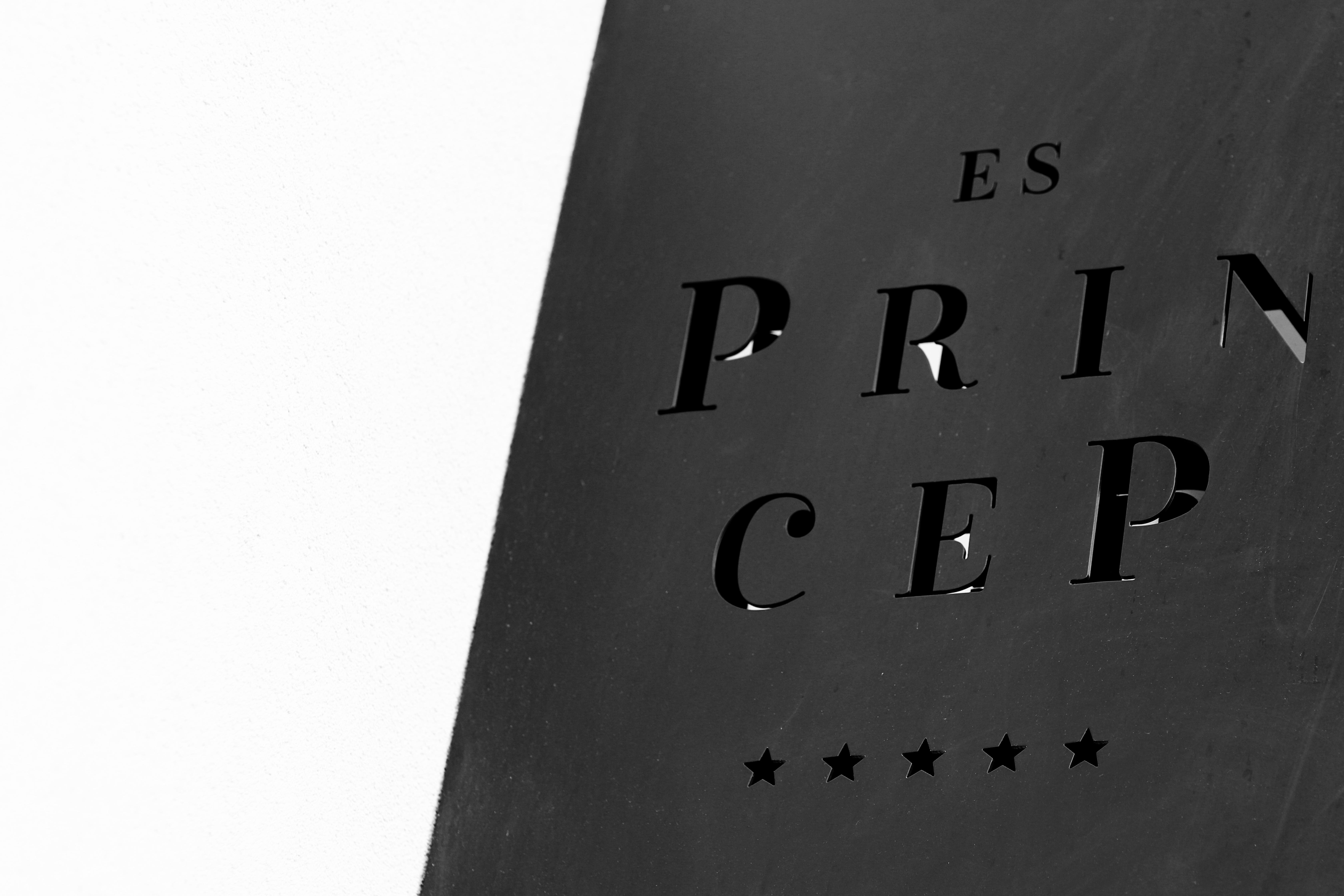 Es Princep - The Leading Hotels Of The World Palma de Mallorca Exterior photo Detail of the trophy